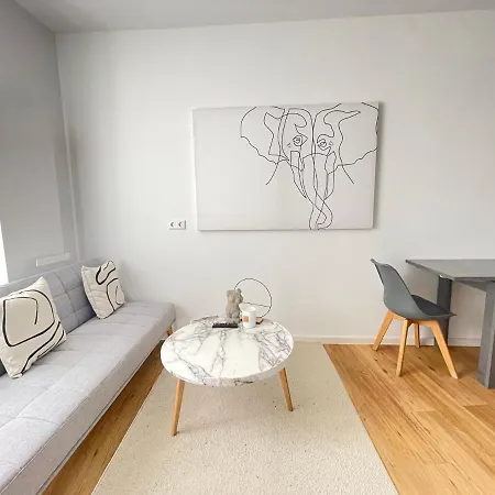 70qm - 3 - Free Parking - - Mallibase *